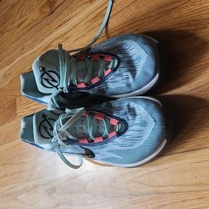 Nike Air ZoomGT Cut version 2